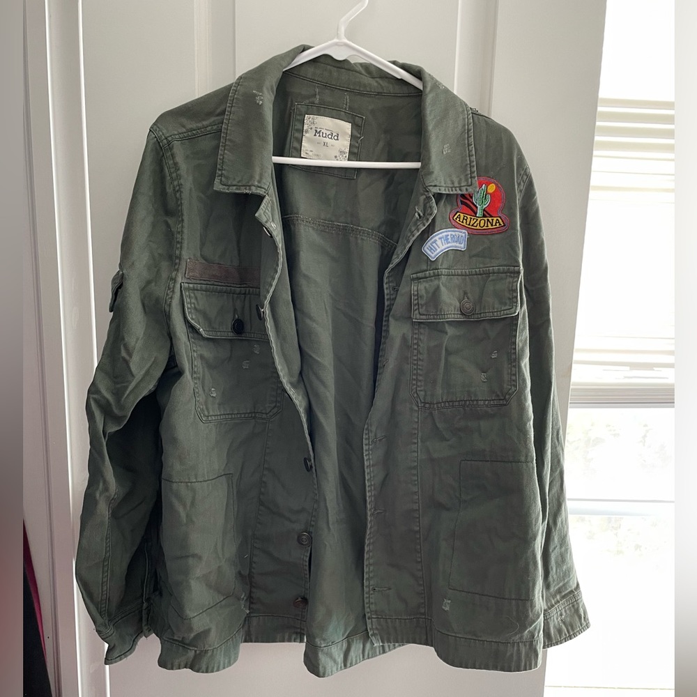 Army olive jacket with patches size XL mudd
